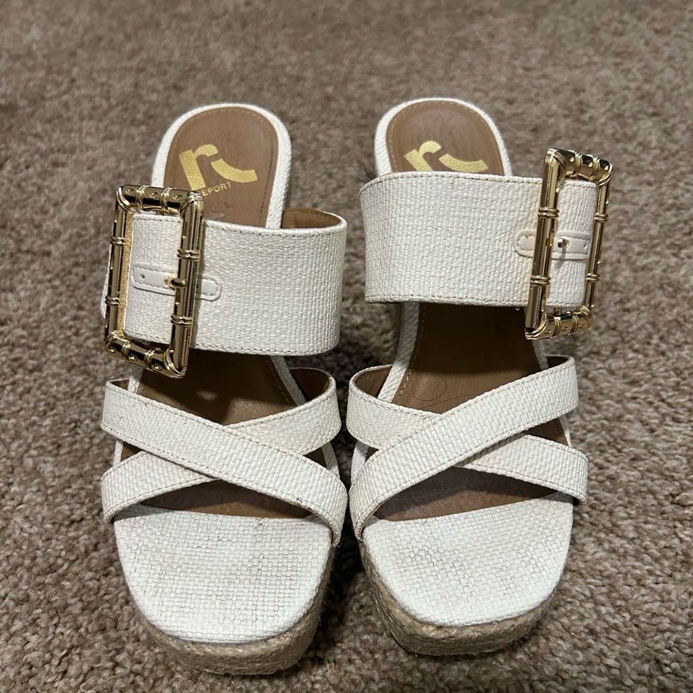 Report Cream Wedges with Gold Buckle